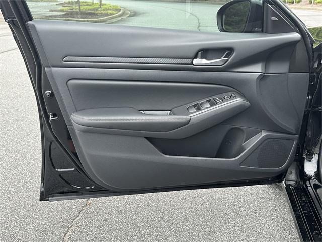 Photo of 2025 Super Black Nissan Altima