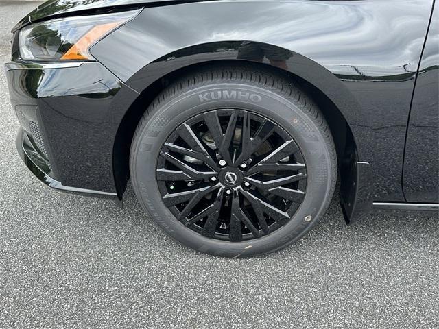 Photo of 2025 Super Black Nissan Altima