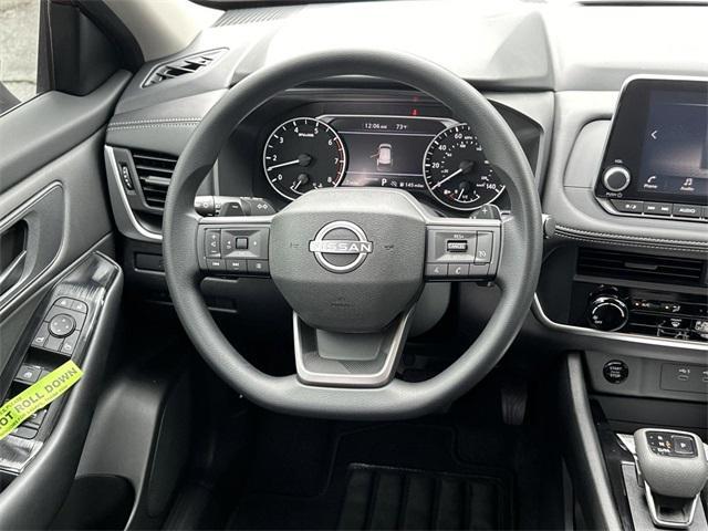 Photo of 2025 Scarlet Nissan Rogue