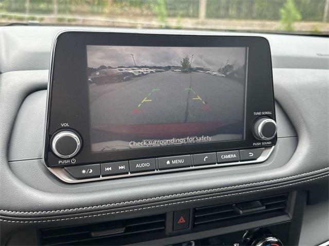 Photo of 2025 Scarlet Nissan Rogue