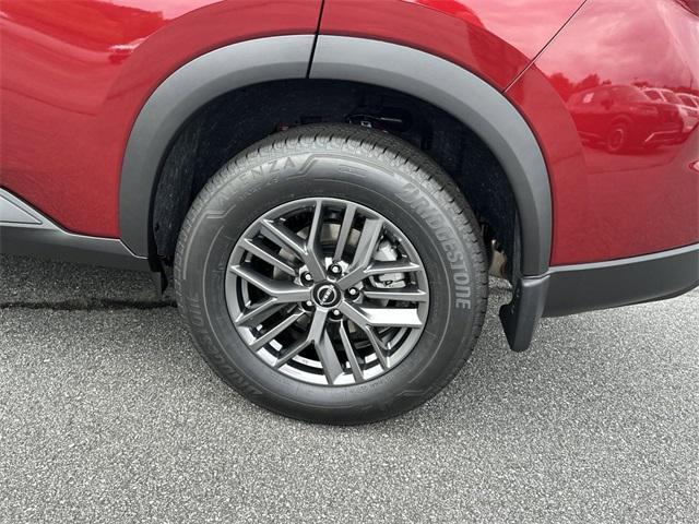 Photo of 2025 Scarlet Nissan Rogue