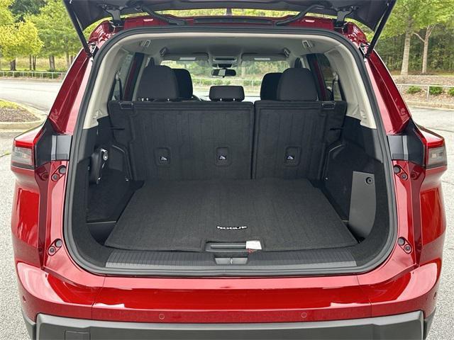 Photo of 2025 Scarlet Nissan Rogue