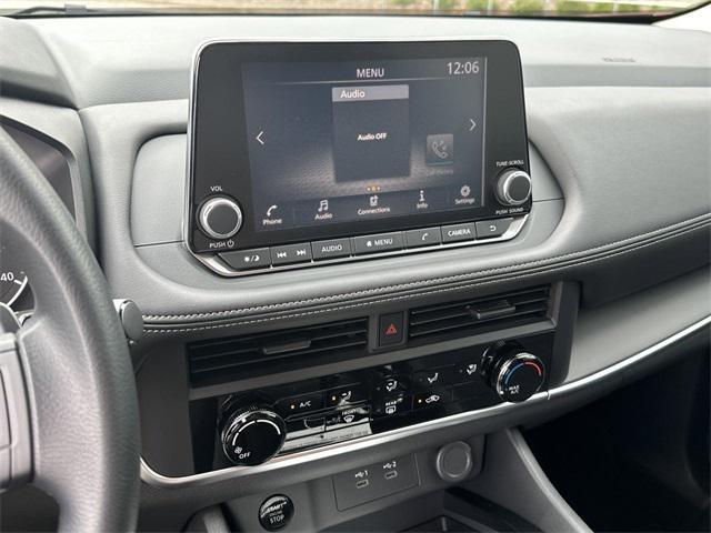 Photo of 2025 Scarlet Nissan Rogue
