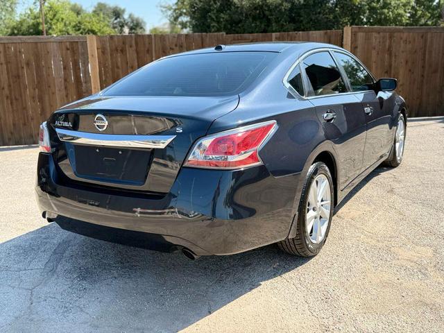 Photo of 2015 Storm Nissan Altima