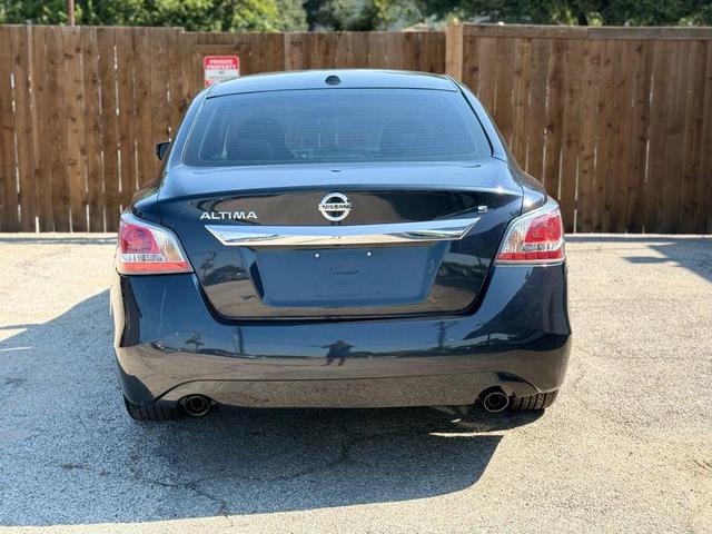 Photo of 2015 Storm Nissan Altima