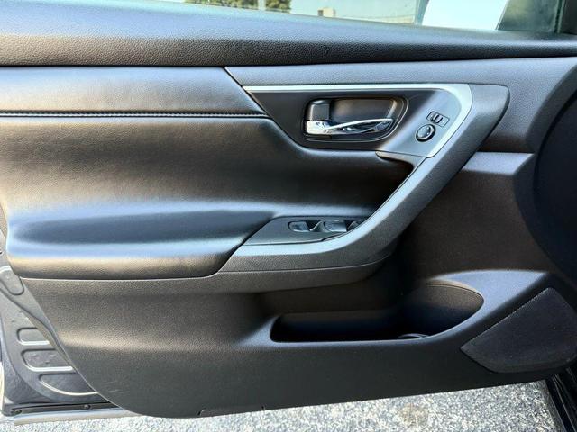 Photo of 2015 Storm Nissan Altima