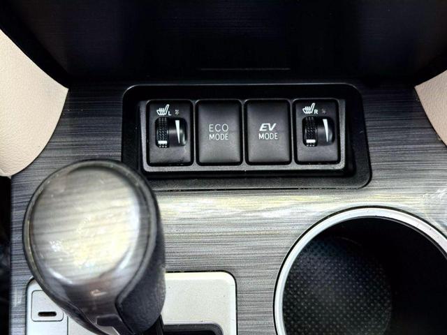Photo of 2013 Attitude Black Metallic Toyota Camry Hybrid