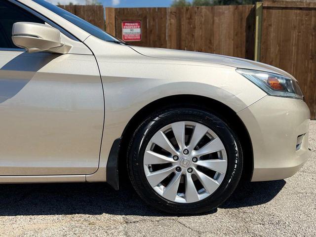 Photo of 2015 Gold Honda Accord