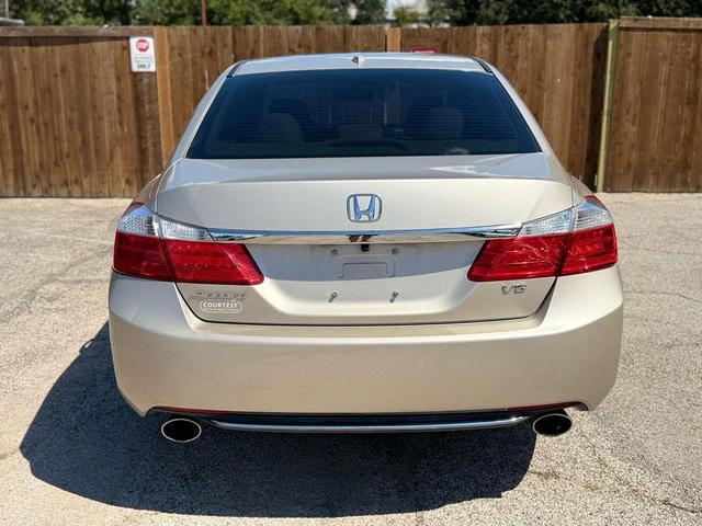 Photo of 2015 Gold Honda Accord