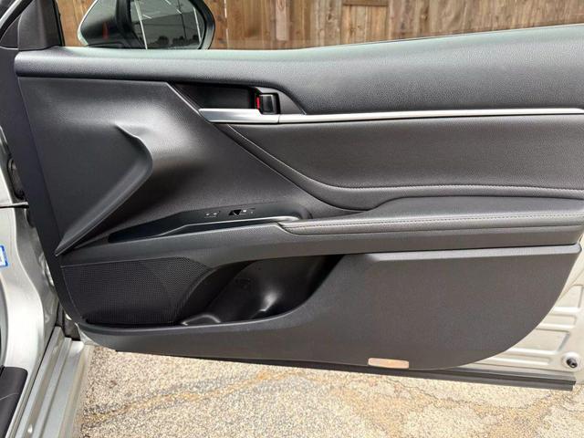 Photo of 2018 Silver Toyota Camry