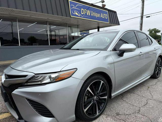 Photo of 2018 Silver Toyota Camry