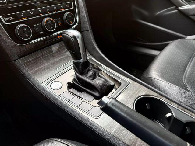 Photo of 2018 Deep Black Pearl Metallic Volkswagen Passat