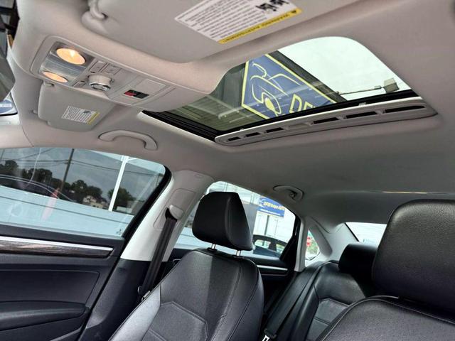 Photo of 2018 Deep Black Pearl Metallic Volkswagen Passat