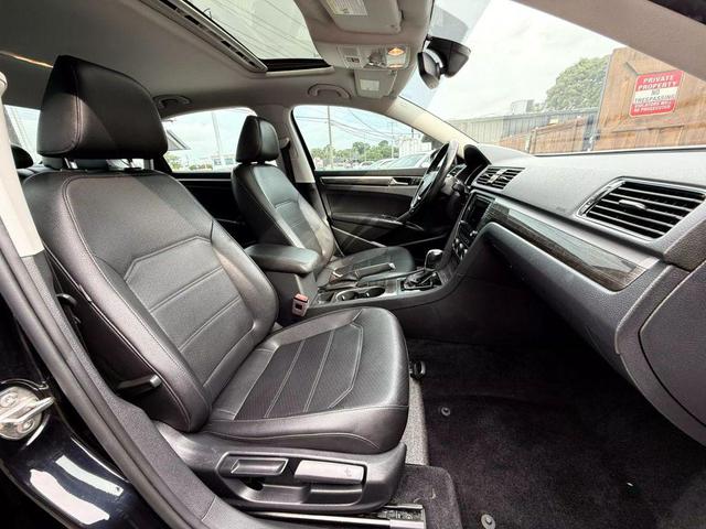 Photo of 2018 Deep Black Pearl Metallic Volkswagen Passat