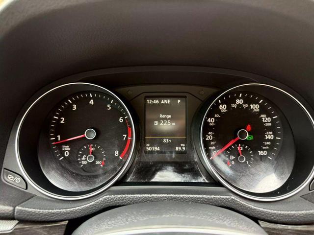 Photo of 2018 Deep Black Pearl Metallic Volkswagen Passat