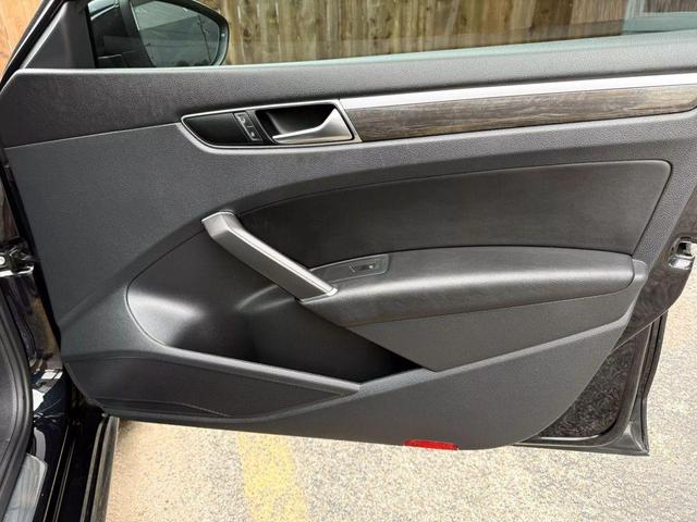 Photo of 2018 Deep Black Pearl Metallic Volkswagen Passat