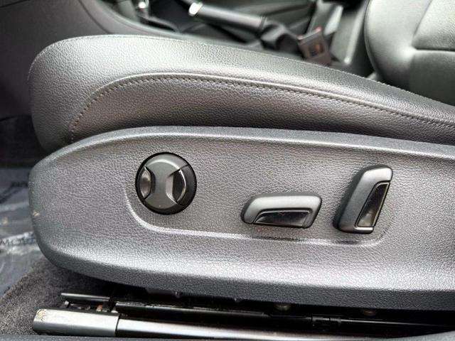 Photo of 2018 Deep Black Pearl Metallic Volkswagen Passat
