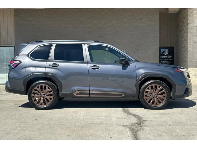 Photo of 2025 Magnetite Gray Metallic Subaru Forester