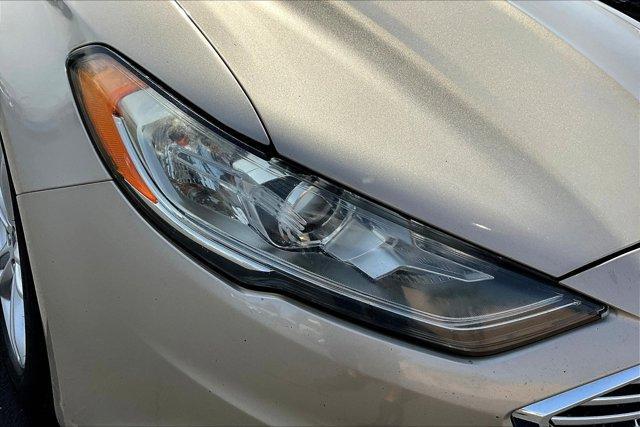Photo of 2018 White Gold Metallic Ford Fusion Hybrid