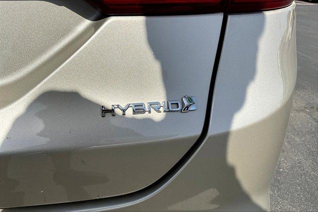 Photo of 2018 White Gold Metallic Ford Fusion Hybrid