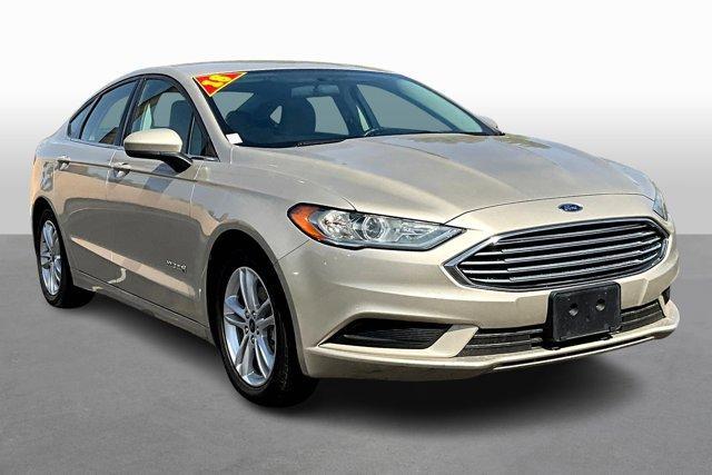 Photo of 2018 White Gold Metallic Ford Fusion Hybrid