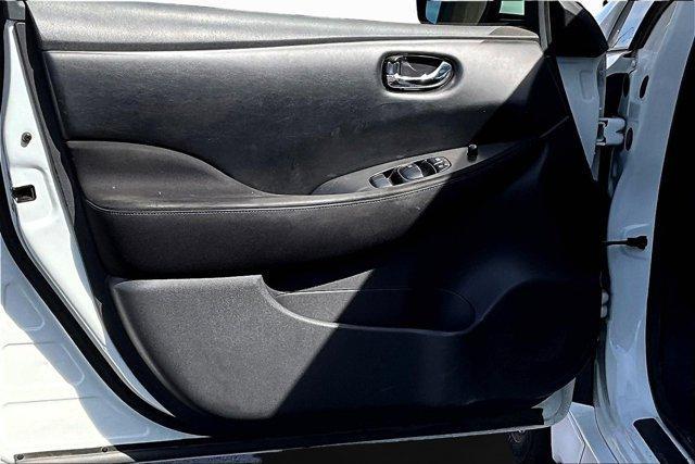 Photo of 2019 Glacier White Nissan Leaf