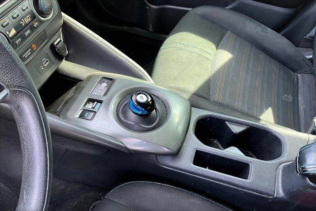 Photo of 2019 Glacier White Nissan Leaf