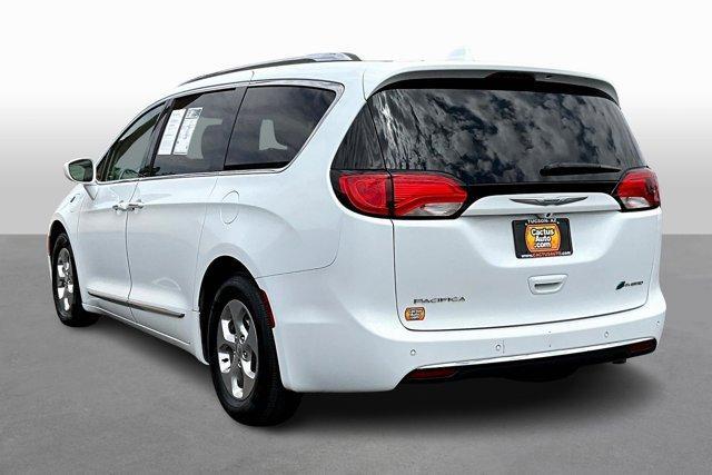 Photo of 2019 Bright White Clearcoat Chrysler Pacifica Hybrid