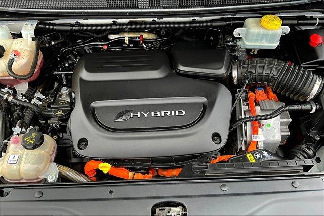 Photo of 2019 Bright White Clearcoat Chrysler Pacifica Hybrid
