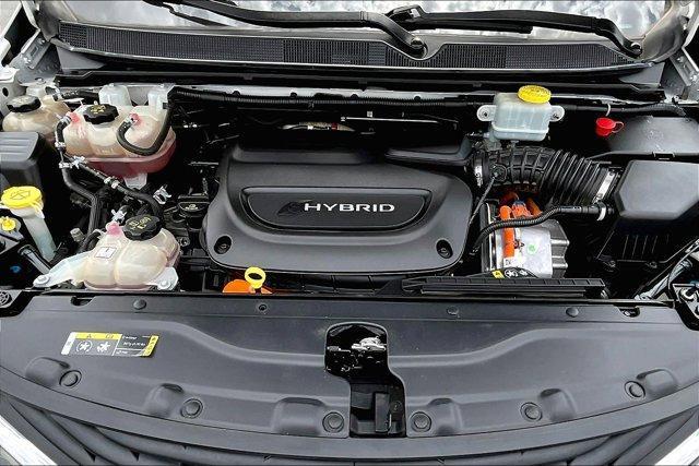 Photo of 2019 Bright White Clearcoat Chrysler Pacifica Hybrid