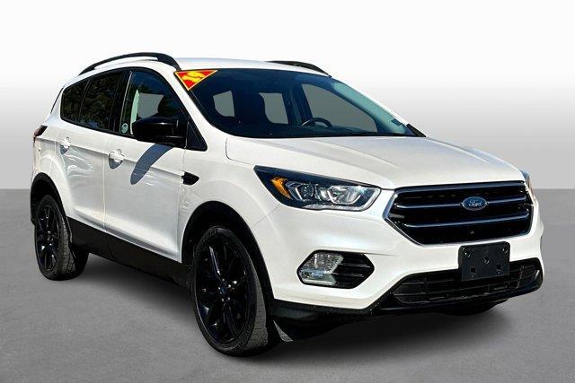 Photo of 2019 White Platinum Ford Escape
