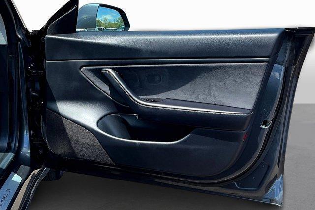 Photo of 2018 Gray Tesla Model 3