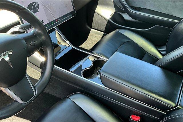 Photo of 2018 Gray Tesla Model 3