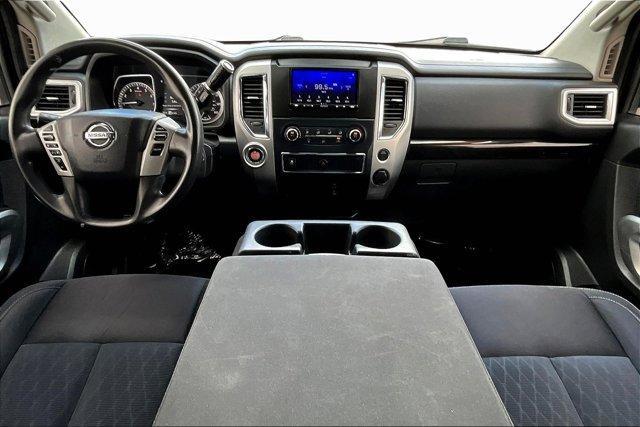 Photo of 2017 Magnetic Black Nissan Titan