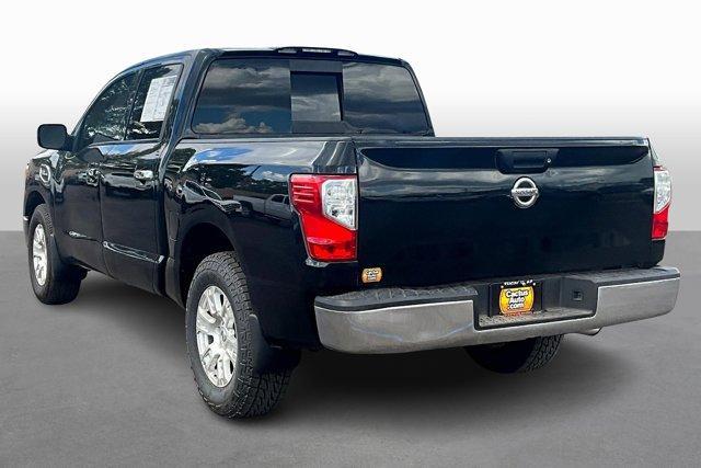 Photo of 2017 Magnetic Black Nissan Titan