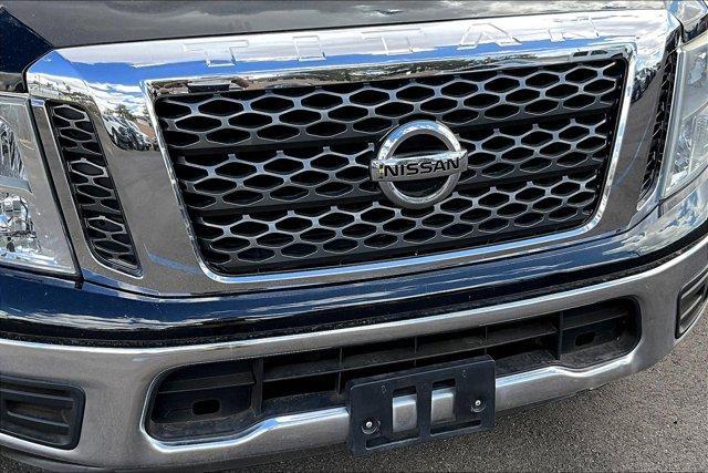 Photo of 2017 Magnetic Black Nissan Titan