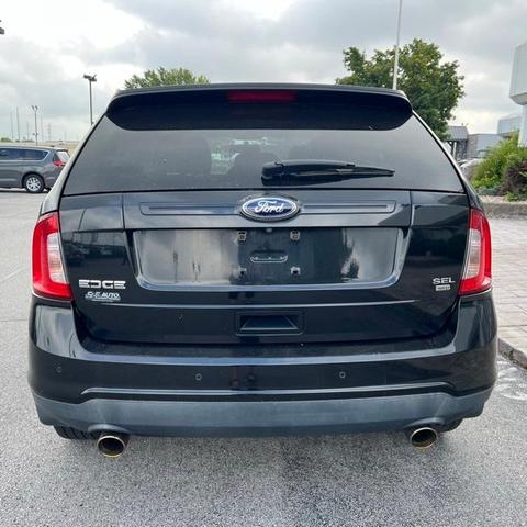 Photo of 2014 Tuxedo Black Metallic Ford Edge