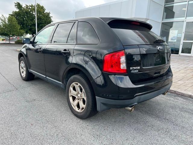 Photo of 2014 Tuxedo Black Metallic Ford Edge