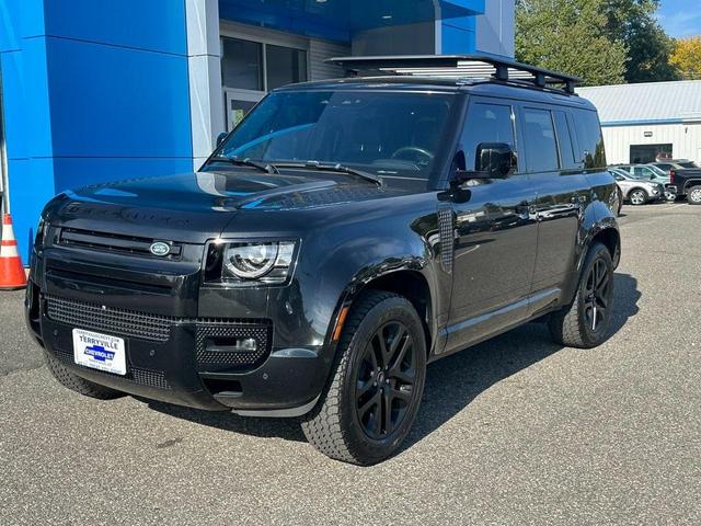 Photo of 2022 Black Land Rover Defender