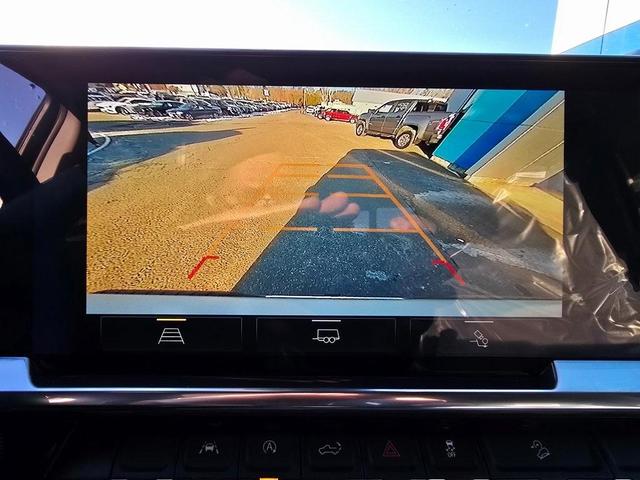 Photo of 2025 Summit White Chevrolet Silverado 1500
