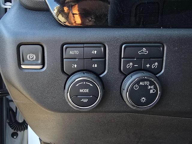 Photo of 2025 Summit White Chevrolet Silverado 1500