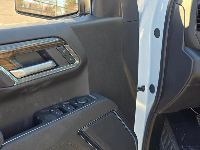 Photo of 2025 Summit White Chevrolet Silverado 1500