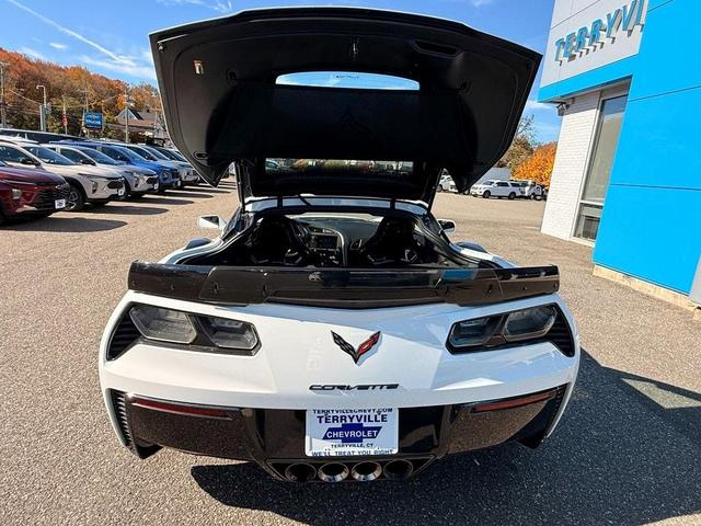 Photo of 2016 Arctic White Chevrolet Corvette