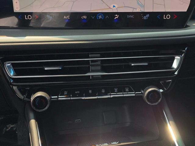 Photo of 2026 Summit White Chevrolet Traverse