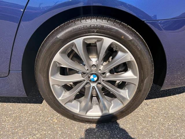 Photo of 2016 Blue Metallic BMW 528