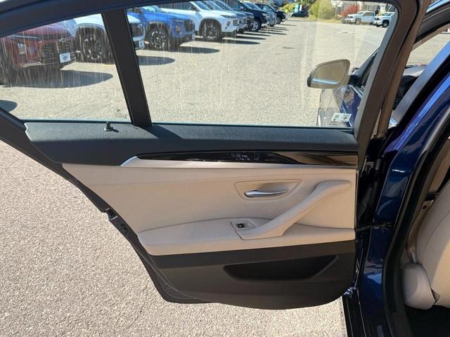 Photo of 2016 Blue Metallic BMW 528