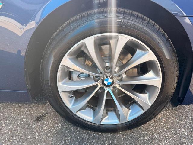 Photo of 2016 Blue Metallic BMW 528