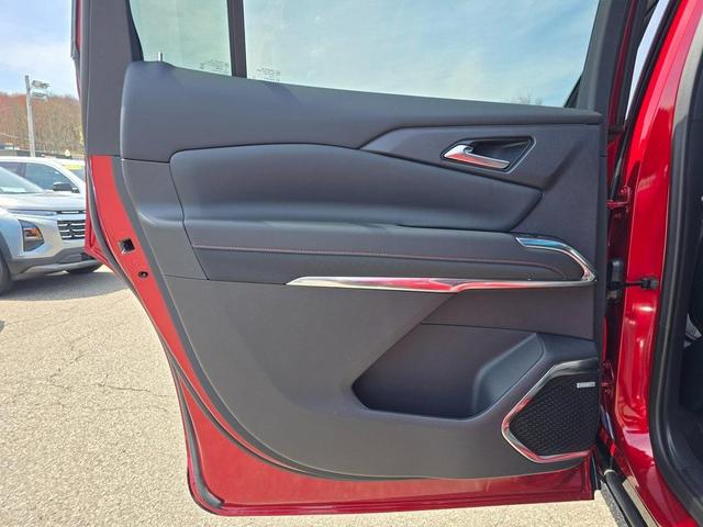 Photo of 2024 Radiant Red Chevrolet Traverse