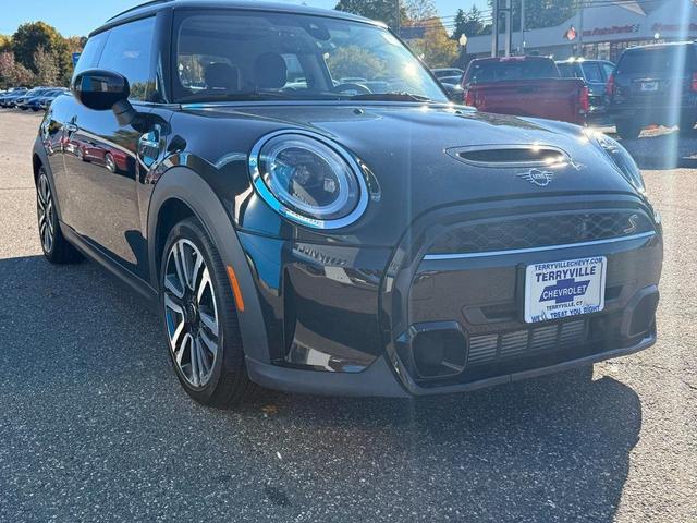 Photo of 2023 Midnight Black MINI Hardtop