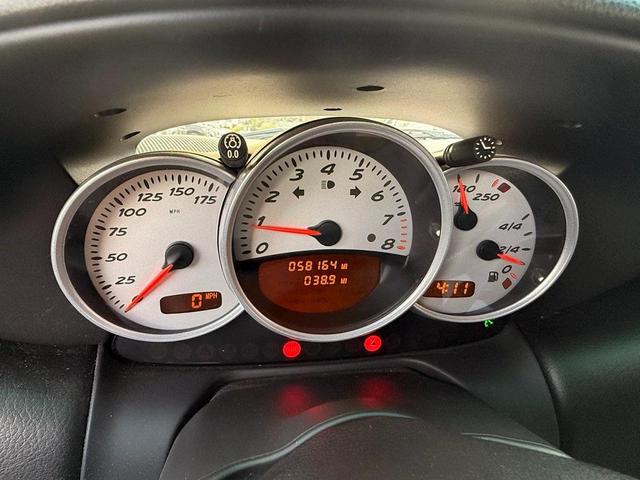 Photo of 2004 Atlas Gray Metallic Porsche Boxster